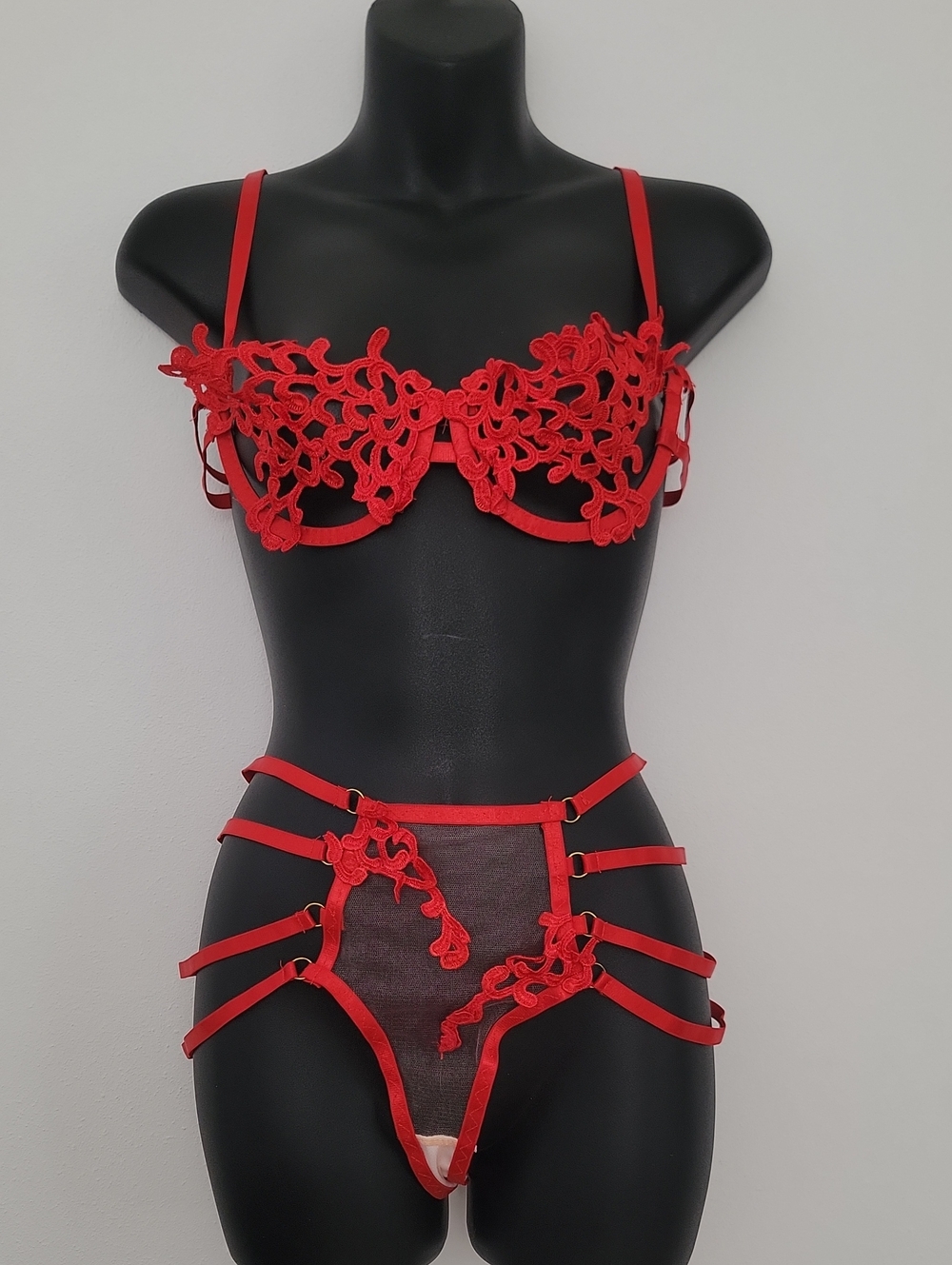 Red Floral Lace Underwire Bra & Strappy High-Waist Panty Set